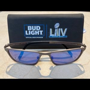 Maui Jim-cut mountain polarized sun glasses.